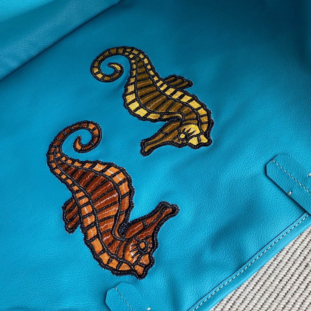 Goyard 24 spring and summer limited edition seahorse embroidered double-sided medium shopping bag tote bag shoulder handbag Size: 47X27X16cm 3 Goyard 24 spring and summer limited edition seahorse embroidered double-sided medium shopping bag tote bag shoulder handbag Size: 47X27X16cm - Image 3