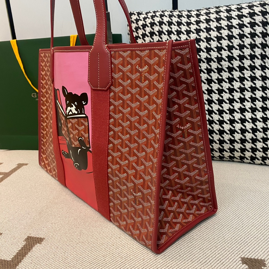 Goyard French bucket handbag shopping bag The new Villette tote bag is a limited edition French bulldog graffiti model. The feature of this series is the bulldog pattern on the bag that is focused on reading 5 Goyard French bucket handbag shopping bag The new Villette tote bag is a limited edition French bulldog graffiti model. The feature of this series is the bulldog pattern on the bag that is focused on reading - Image 5