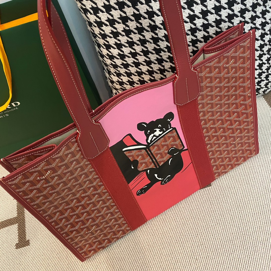 Goyard French bucket handbag shopping bag The new Villette tote bag is a limited edition French bulldog graffiti model. The feature of this series is the bulldog pattern on the bag that is focused on reading 4 Goyard French bucket handbag shopping bag The new Villette tote bag is a limited edition French bulldog graffiti model. The feature of this series is the bulldog pattern on the bag that is focused on reading - Image 4