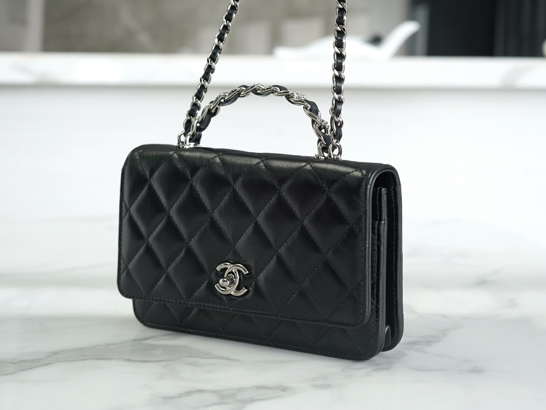 CHANEL rhinestone handle woc black 🖤 The leather is soft cowhide, wear Size: 12x19x3.5cm 16 CHANEL rhinestone handle woc black 🖤 The leather is soft cowhide, wear Size: 12x19x3.5cm - Image 16