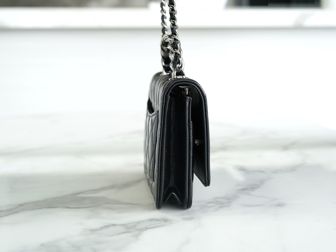 CHANEL rhinestone handle woc black 🖤 The leather is soft cowhide, wear Size: 12x19x3.5cm 13 CHANEL rhinestone handle woc black 🖤 The leather is soft cowhide, wear Size: 12x19x3.5cm - Image 13