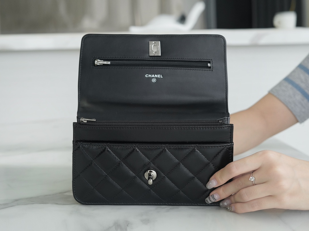 CHANEL rhinestone handle woc black 🖤 The leather is soft cowhide, wear Size: 12x19x3.5cm 10 CHANEL rhinestone handle woc black 🖤 The leather is soft cowhide, wear Size: 12x19x3.5cm - Image 10