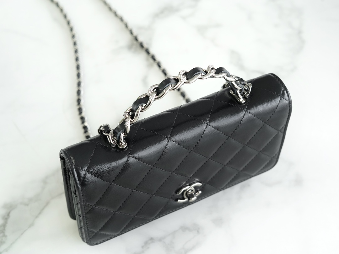 CHANEL rhinestone handle woc black 🖤 The leather is soft cowhide, wear Size: 12x19x3.5cm 12 CHANEL rhinestone handle woc black 🖤 The leather is soft cowhide, wear Size: 12x19x3.5cm - Image 12