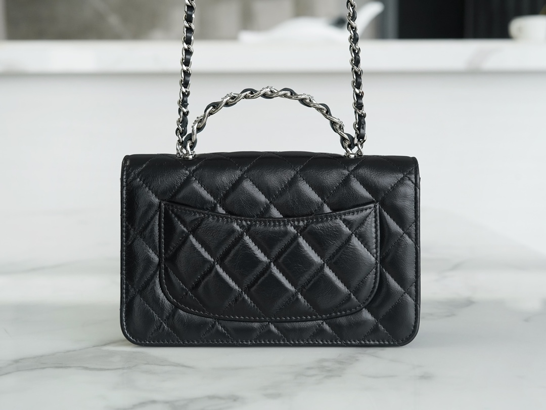 CHANEL rhinestone handle woc black 🖤 The leather is soft cowhide, wear Size: 12x19x3.5cm 15 CHANEL rhinestone handle woc black 🖤 The leather is soft cowhide, wear Size: 12x19x3.5cm - Image 15