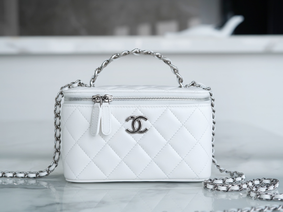 CHANEL Rhinestone handle long box white ☁ The leather is soft cowhide, wear-resistant and shiny