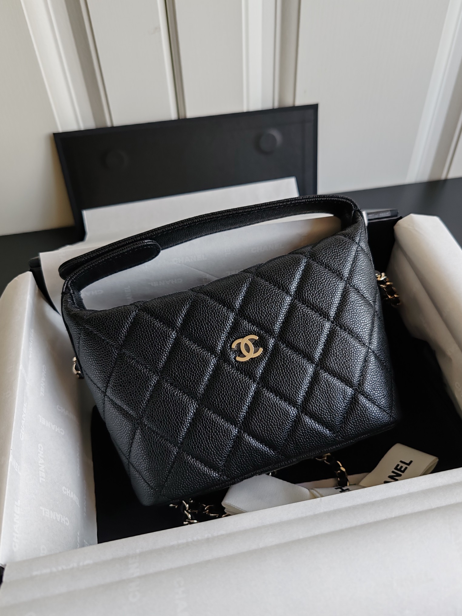 CHANEL 25c chain lunch box 21.5x19x6cm