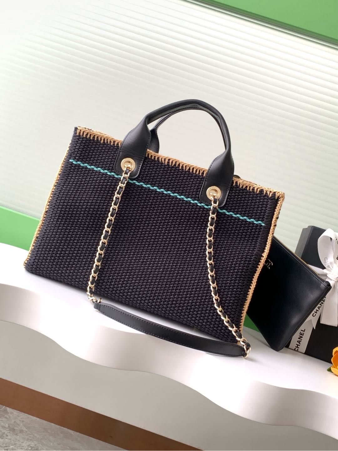 CHANEL Woven CHANEL beach bag | romantic summer atmosphere The unique woven material and fresh color combination create a summer atmosphere Size 32 5 CHANEL Woven CHANEL beach bag | romantic summer atmosphere The unique woven material and fresh color combination create a summer atmosphere Size 32 - Image 5