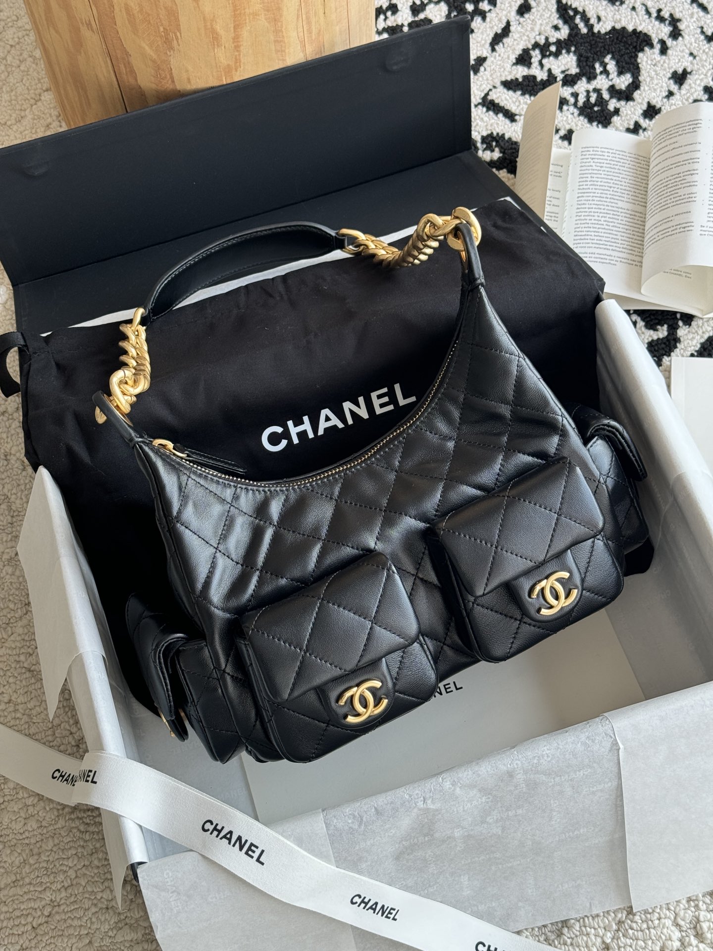 CHANEL  Pure copper with antique gold 𝟮𝟮* 𝟯𝟭* 𝟭𝟱𝗰𝗺