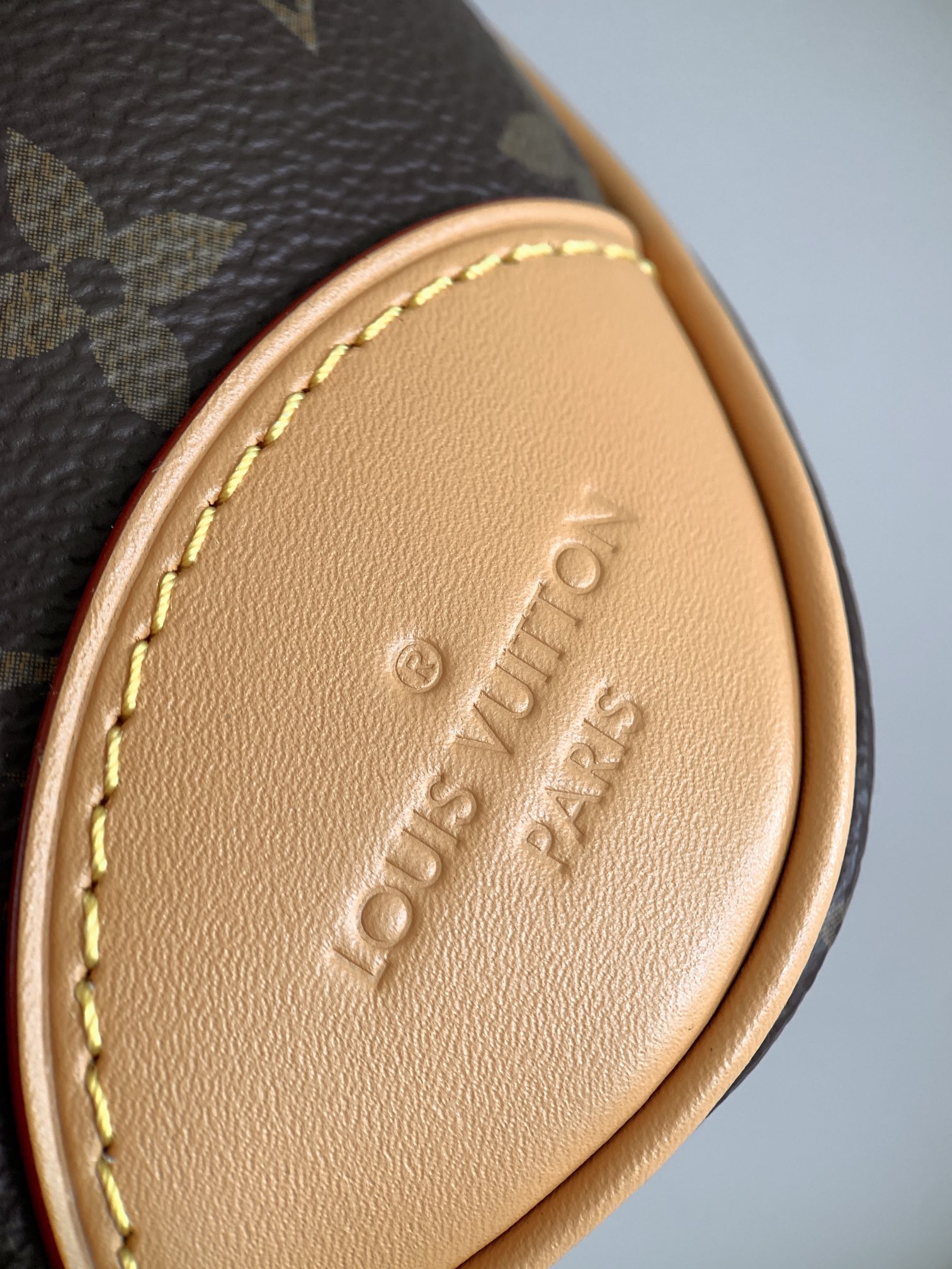 LV BOULOGNE HANDBAG Leather: Italian A-grade leather Hardware: Imported A-grade all-steel hardware Packaging: Full set of original MB packaging Size: 29x16x9.5cm 3 LV BOULOGNE HANDBAG Leather: Italian A-grade leather Hardware: Imported A-grade all-steel hardware Packaging: Full set of original MB packaging Size: 29x16x9.5cm - Image 3