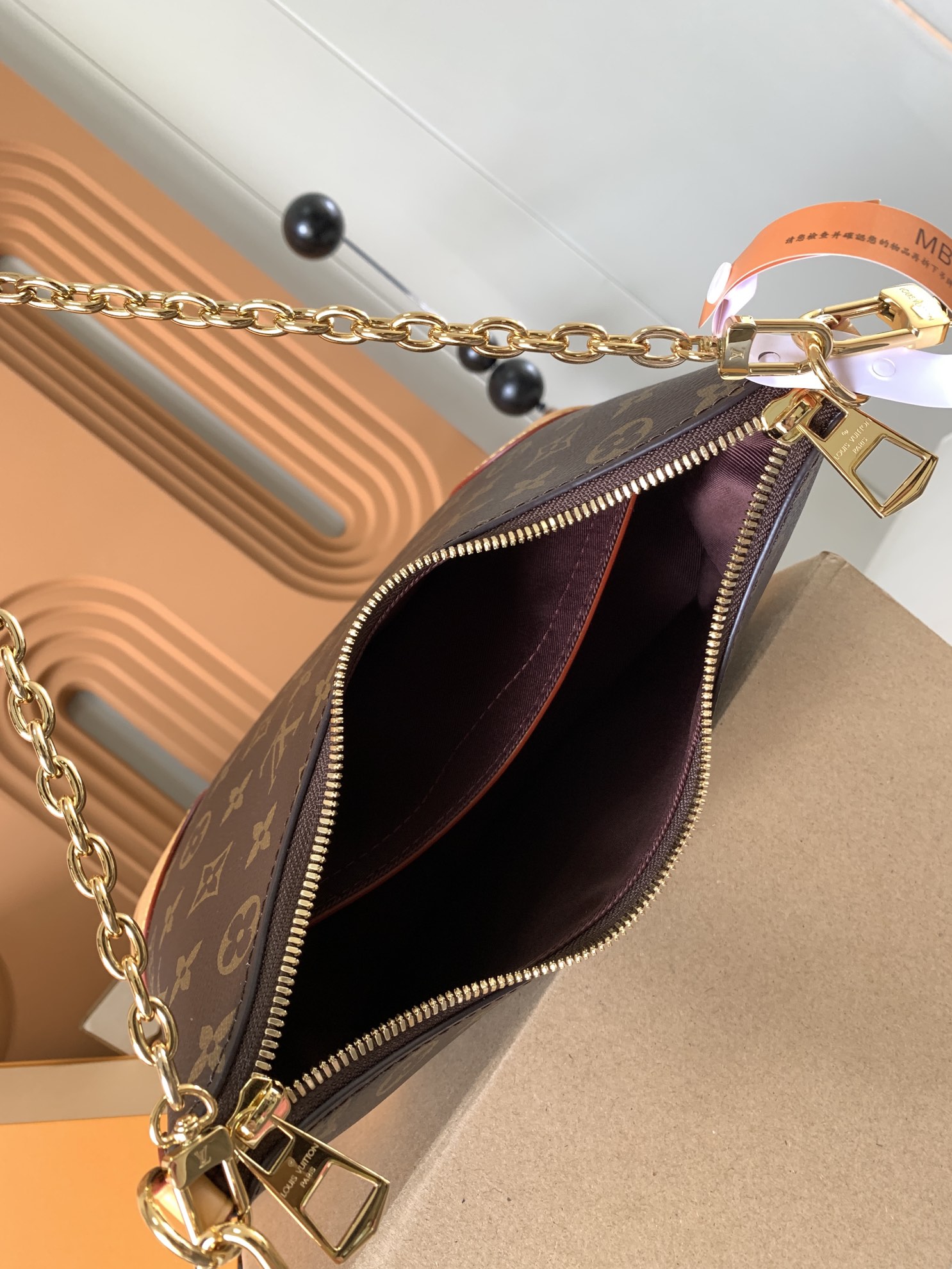 LV BOULOGNE HANDBAG Leather: Italian A-grade leather Hardware: Imported A-grade all-steel hardware Packaging: Full set of original MB packaging Size: 29x16x9.5cm 4 LV BOULOGNE HANDBAG Leather: Italian A-grade leather Hardware: Imported A-grade all-steel hardware Packaging: Full set of original MB packaging Size: 29x16x9.5cm - Image 4