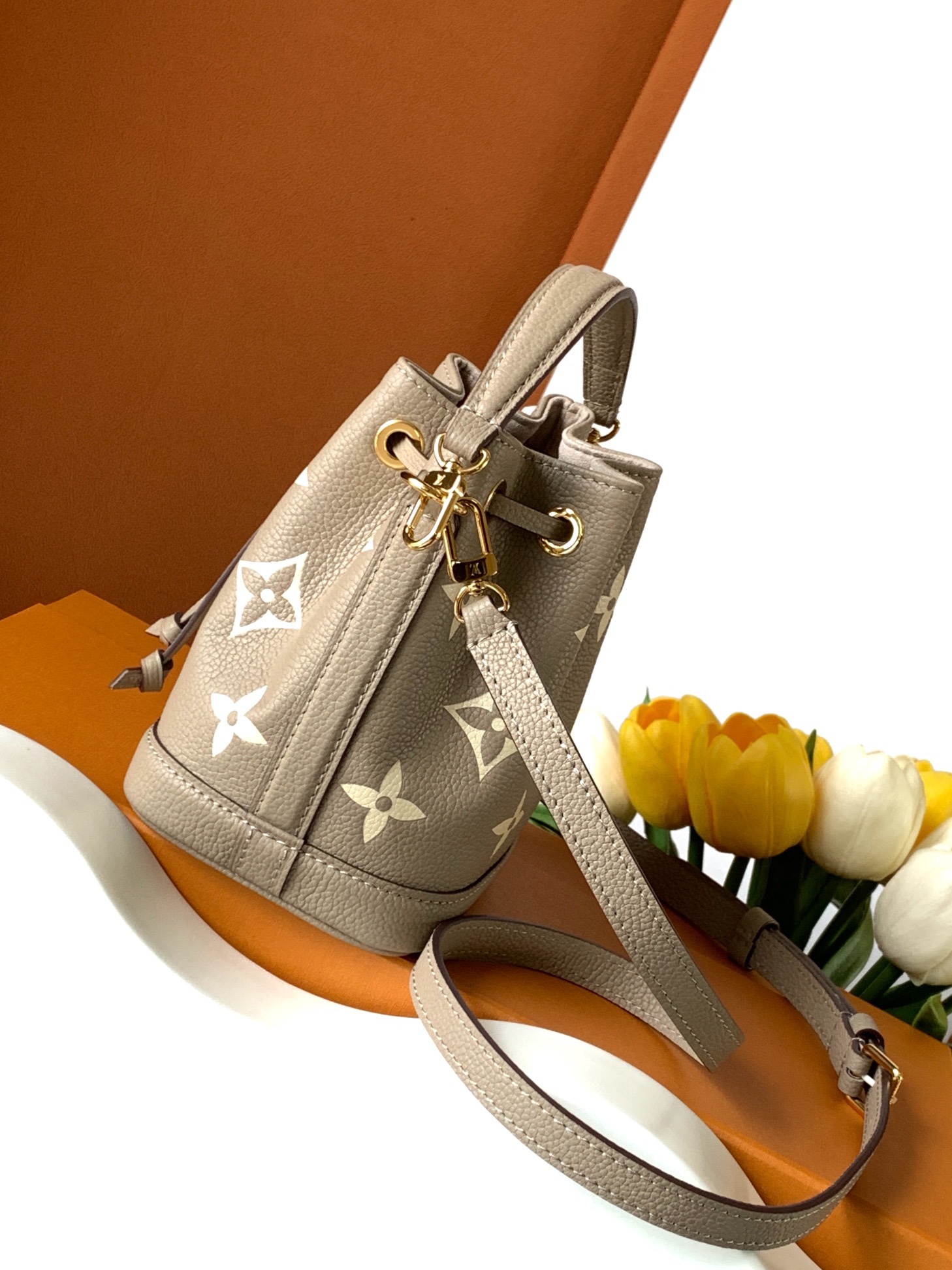 LV Dynamic code change chip Nano Noé Bag Model: M46291 Leather: Italian A-grade leather Hardware: Imported A-grade all-steel hardware Packaging: Full set of original MB packaging Dimensions: 13.0 x 16.0 x 10.0 cm (L x H x W) 9 LV Dynamic code change chip Nano Noé Bag Model: M46291 Leather: Italian A-grade leather Hardware: Imported A-grade all-steel hardware Packaging: Full set of original MB packaging Dimensions: 13.0 x 16.0 x 10.0 cm (L x H x W) - Image 9