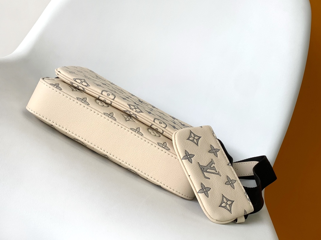 LV Authentic Trio Messenger Bag Material: Monogram embossed leather Size: 25 x 18.5 x 7 cm 4 LV Authentic Trio Messenger Bag Material: Monogram embossed leather Size: 25 x 18.5 x 7 cm - Image 4