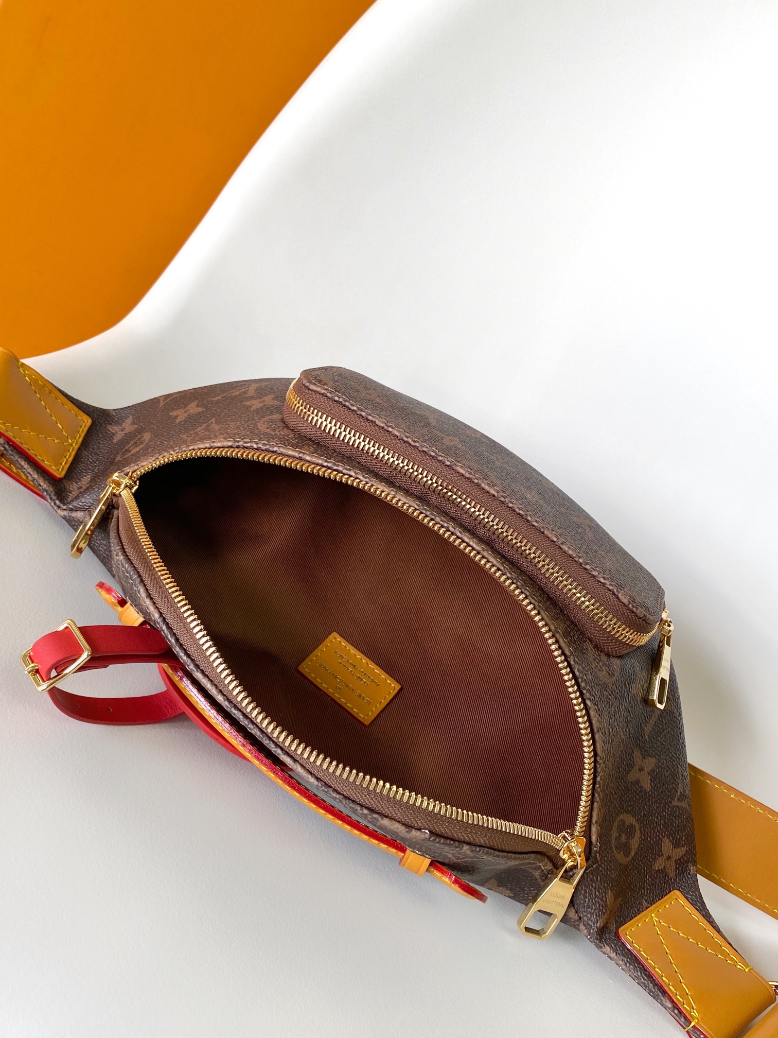 Louis Vuitton Rush Waist Bag Material: Monogram Dust coated canvas Aged cowhide leather trim Fabric lining Size: Length x Height x Width: 30.0 x 15.0 x 8.0 cm 8 Louis Vuitton Rush Waist Bag Material: Monogram Dust coated canvas Aged cowhide leather trim Fabric lining Size: Length x Height x Width: 30.0 x 15.0 x 8.0 cm - Image 8