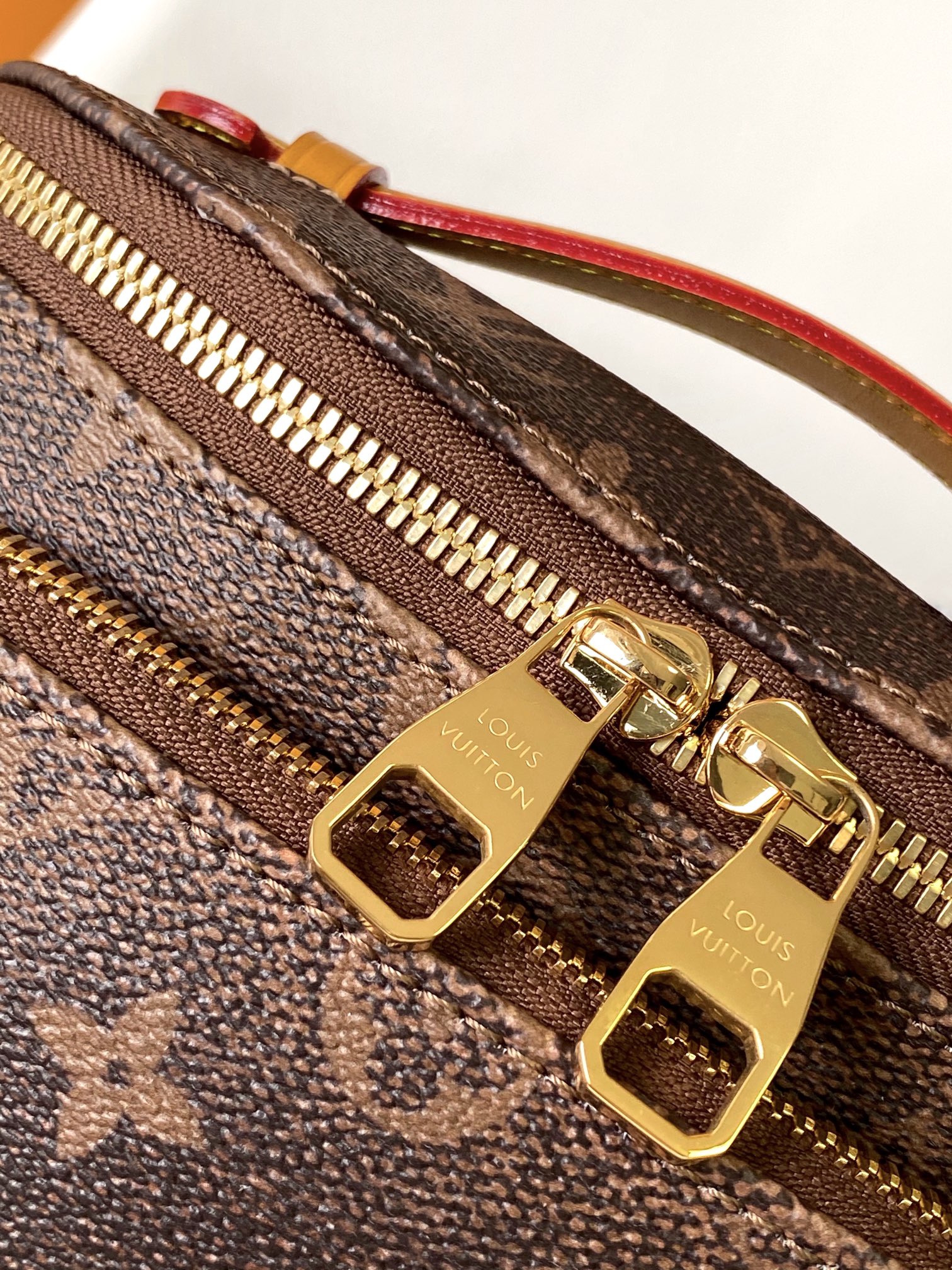 Louis Vuitton Rush Waist Bag Material: Monogram Dust coated canvas Aged cowhide leather trim Fabric lining Size: Length x Height x Width: 30.0 x 15.0 x 8.0 cm 6 Louis Vuitton Rush Waist Bag Material: Monogram Dust coated canvas Aged cowhide leather trim Fabric lining Size: Length x Height x Width: 30.0 x 15.0 x 8.0 cm - Image 6