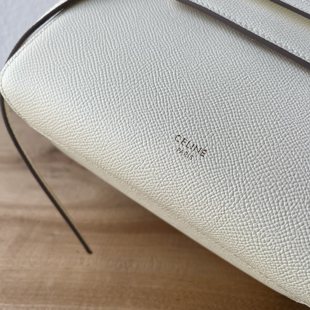 Celine Belt Bag (Catfish Bag) – 20cm Material: Grained cowhide leather with suede interior Sizes Available: 20cm / 24cm Model Numbers: 185003 6 Celine Belt Bag (Catfish Bag) – 20cm Material: Grained cowhide leather with suede interior Sizes Available: 20cm / 24cm Model Numbers: 185003 - Image 6