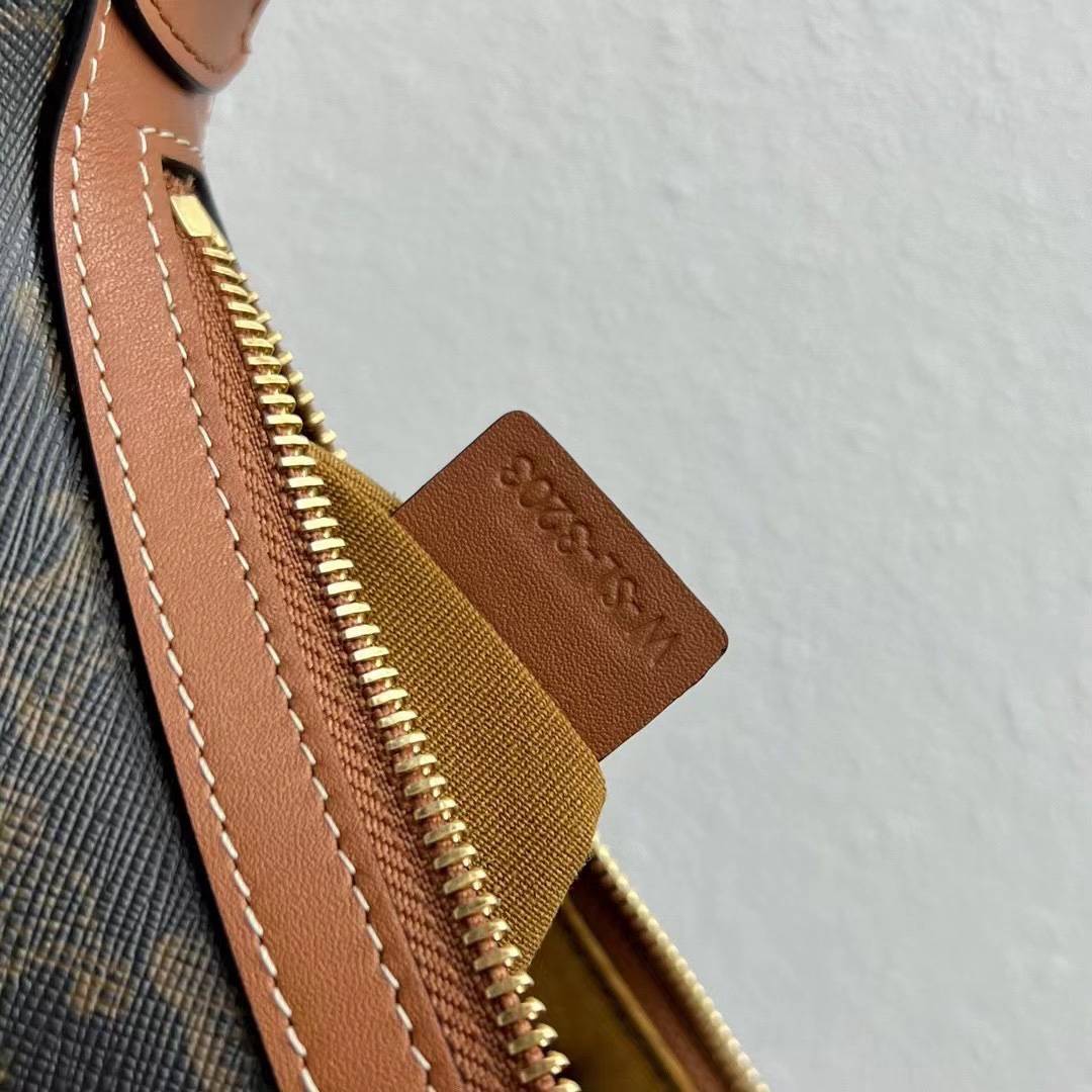 CELINE HELOISE HOBO Shoulder Bag Size: 30 x 7.5 x 28.5 cm Model Number: 114712 8 CELINE HELOISE HOBO Shoulder Bag Size: 30 x 7.5 x 28.5 cm Model Number: 114712 - Image 8