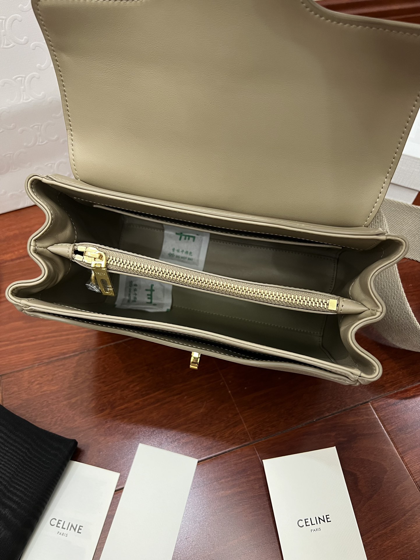 Celine Classic STRAP "16" Handbag Material: Outer and inner calfskin leather, with a soft lambskin lining Size: Small size (23 x 19 x 10.5 cm) Model Number: 183 8 Celine Classic STRAP "16" Handbag Material: Outer and inner calfskin leather, with a soft lambskin lining Size: Small size (23 x 19 x 10.5 cm) Model Number: 183 - Image 8