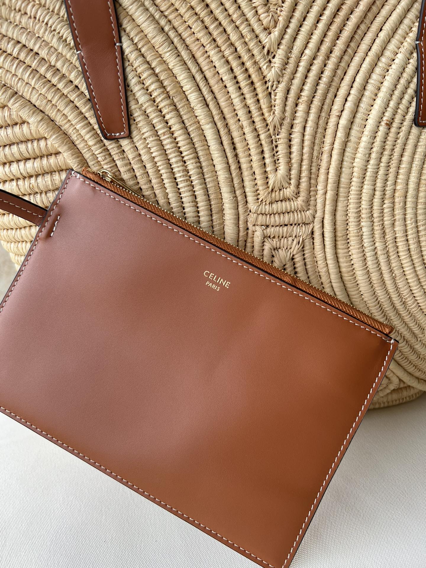 Celine CELINE Medium Woven TRIOMPHE Classic Basket Bag Material: Handwoven natural plant fibers + cowhide leather Size: 47 x 30.5 x 15 cm Model Number: 116982 5 Celine CELINE Medium Woven TRIOMPHE Classic Basket Bag Material: Handwoven natural plant fibers + cowhide leather Size: 47 x 30.5 x 15 cm Model Number: 116982 - Image 5