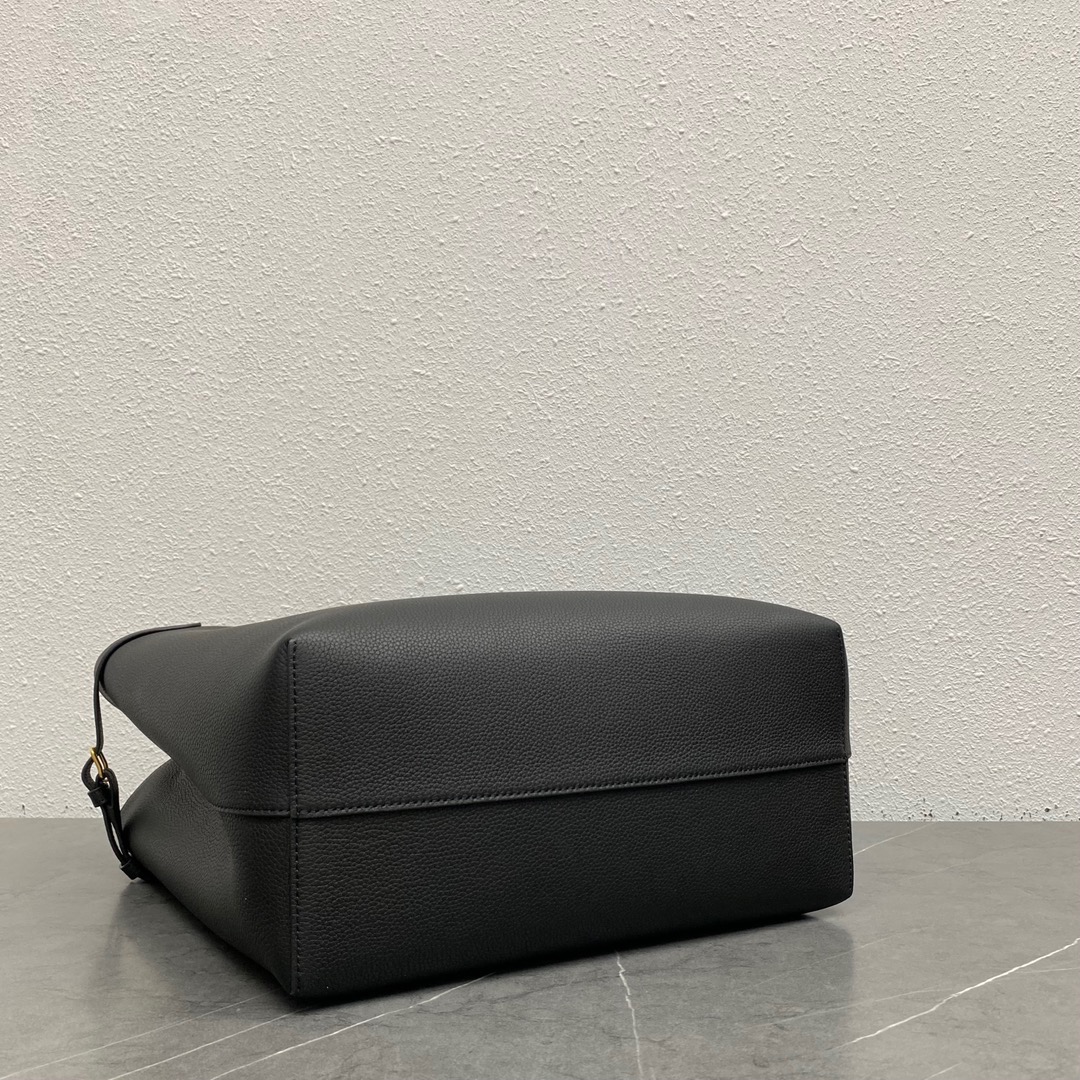 Celine xCABAS ANAIS Pebbled Leather Tote Bag Material: Pebbled cowhide leather, resistant to scratches Size: 54 x 29.5 x 15 cm Model Number: 116853 4 Celine xCABAS ANAIS Pebbled Leather Tote Bag Material: Pebbled cowhide leather, resistant to scratches Size: 54 x 29.5 x 15 cm Model Number: 116853 - Image 4