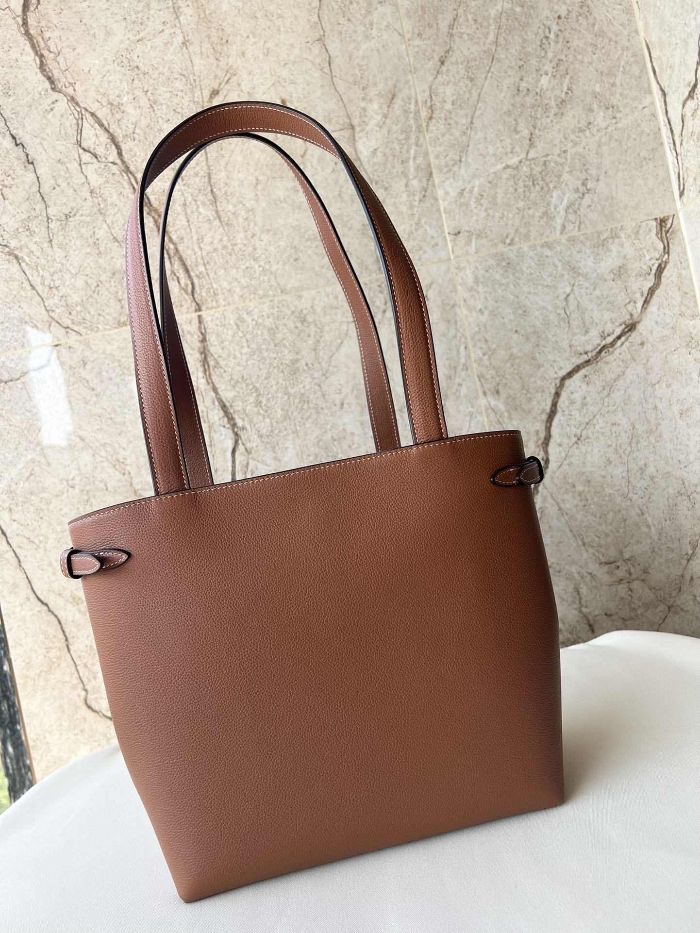 CELINE CABAS ANAÏS Small Grain Leather Tote Bag Size: 28 x 24 x 12 cm Model Number: 118233 3 CELINE CABAS ANAÏS Small Grain Leather Tote Bag Size: 28 x 24 x 12 cm Model Number: 118233 - Image 3