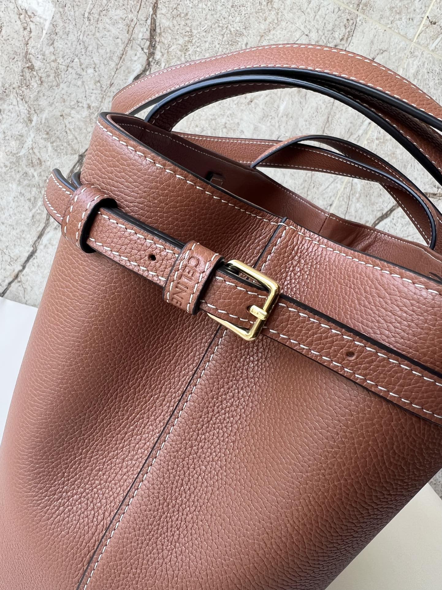 CELINE CABAS ANAÏS Small Grain Leather Tote Bag Size: 28 x 24 x 12 cm Model Number: 118233 6 CELINE CABAS ANAÏS Small Grain Leather Tote Bag Size: 28 x 24 x 12 cm Model Number: 118233 - Image 6