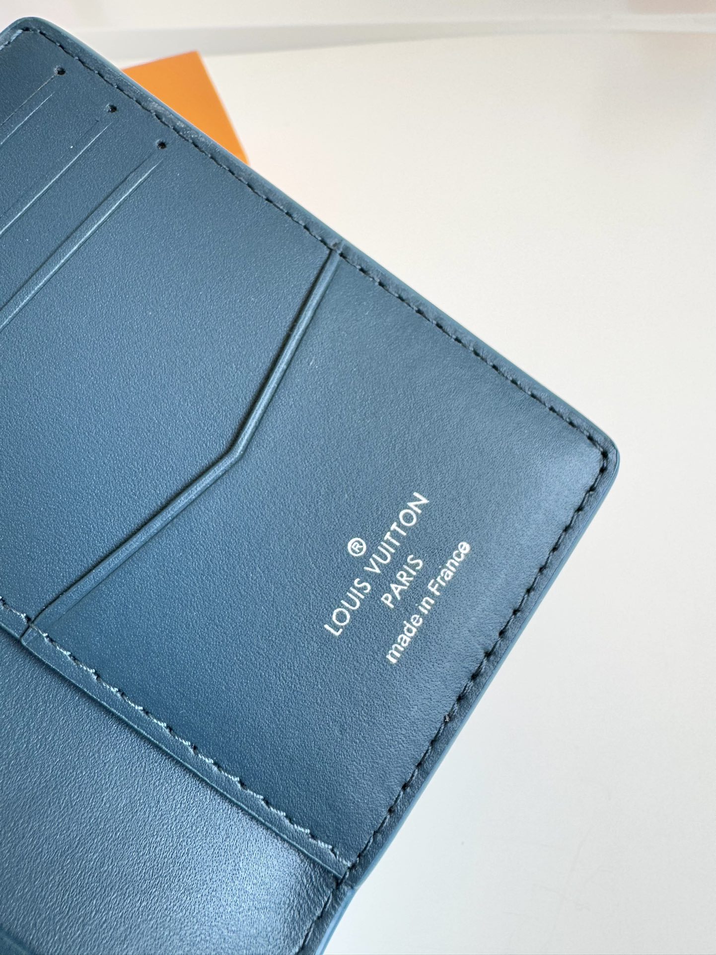LV Aerogram Pocket Wallet is crafted from soft cowhide leather, reminiscent of vintage airmail letters Size: 11×8 cm 7 LV Aerogram Pocket Wallet is crafted from soft cowhide leather, reminiscent of vintage airmail letters Size: 11×8 cm - Image 7