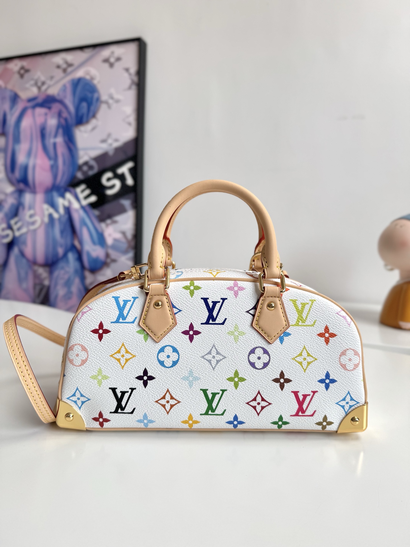 Louis Vuitton Handbag East West Model: M13084 Material: Monogram coated canvas Cowhide leather details (handles, straps, corners) LV x TM key pouch Size: 27 x 14 x 10 cm (Length x Height x Depth) 3 Louis Vuitton Handbag East West Model: M13084 Material: Monogram coated canvas Cowhide leather details (handles, straps, corners) LV x TM key pouch Size: 27 x 14 x 10 cm (Length x Height x Depth) - Image 3