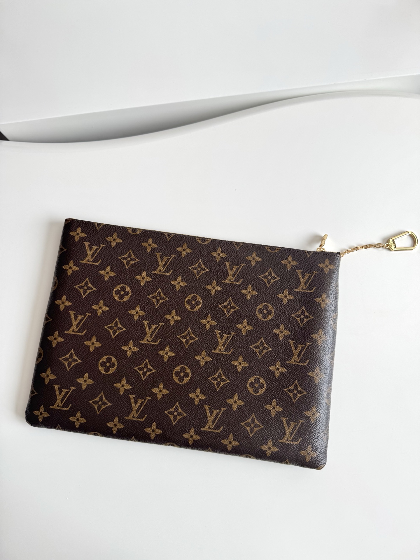 Louis Vuitton Pochette Clés Model: M13559 Size: 11.5×9×2.5 cm Design Features: Made from Monogram coated canvas 3 Louis Vuitton Pochette Clés Model: M13559 Size: 11.5×9×2.5 cm Design Features: Made from Monogram coated canvas - Image 3
