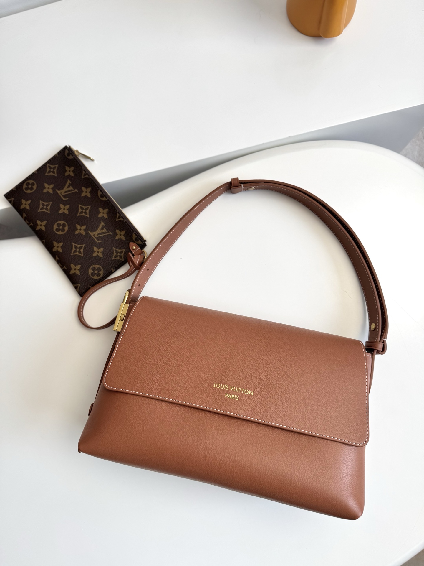 LV Low Key Messenger Bag 163c Dynamic Chip with Boutique Packaging M13151 Size: 30×18×12 cm 5 LV Low Key Messenger Bag 163c Dynamic Chip with Boutique Packaging M13151 Size: 30×18×12 cm - Image 5