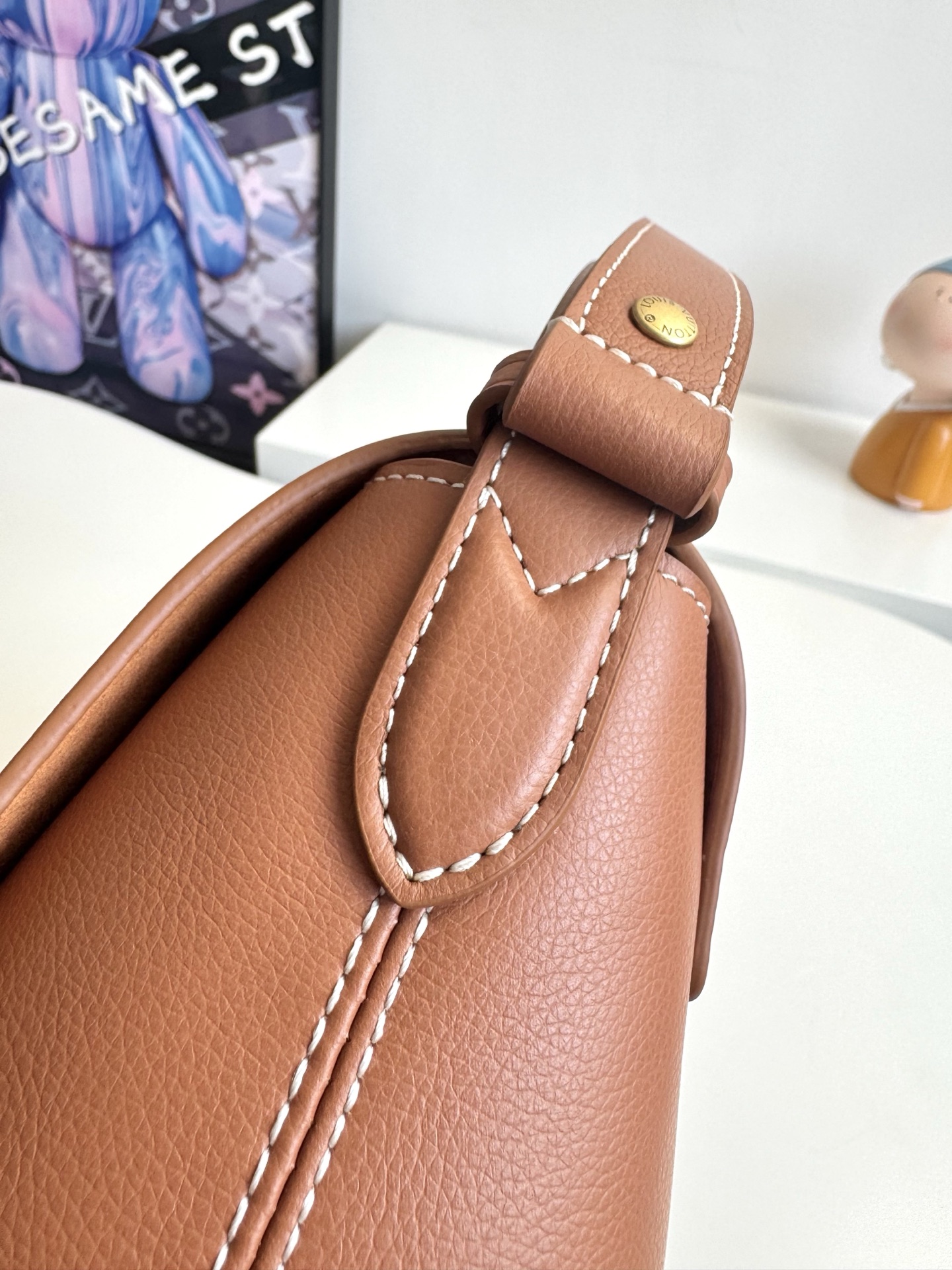 LV Low Key Messenger Bag 163c Dynamic Chip with Boutique Packaging M13151 Size: 30×18×12 cm 15 LV Low Key Messenger Bag 163c Dynamic Chip with Boutique Packaging M13151 Size: 30×18×12 cm - Image 15