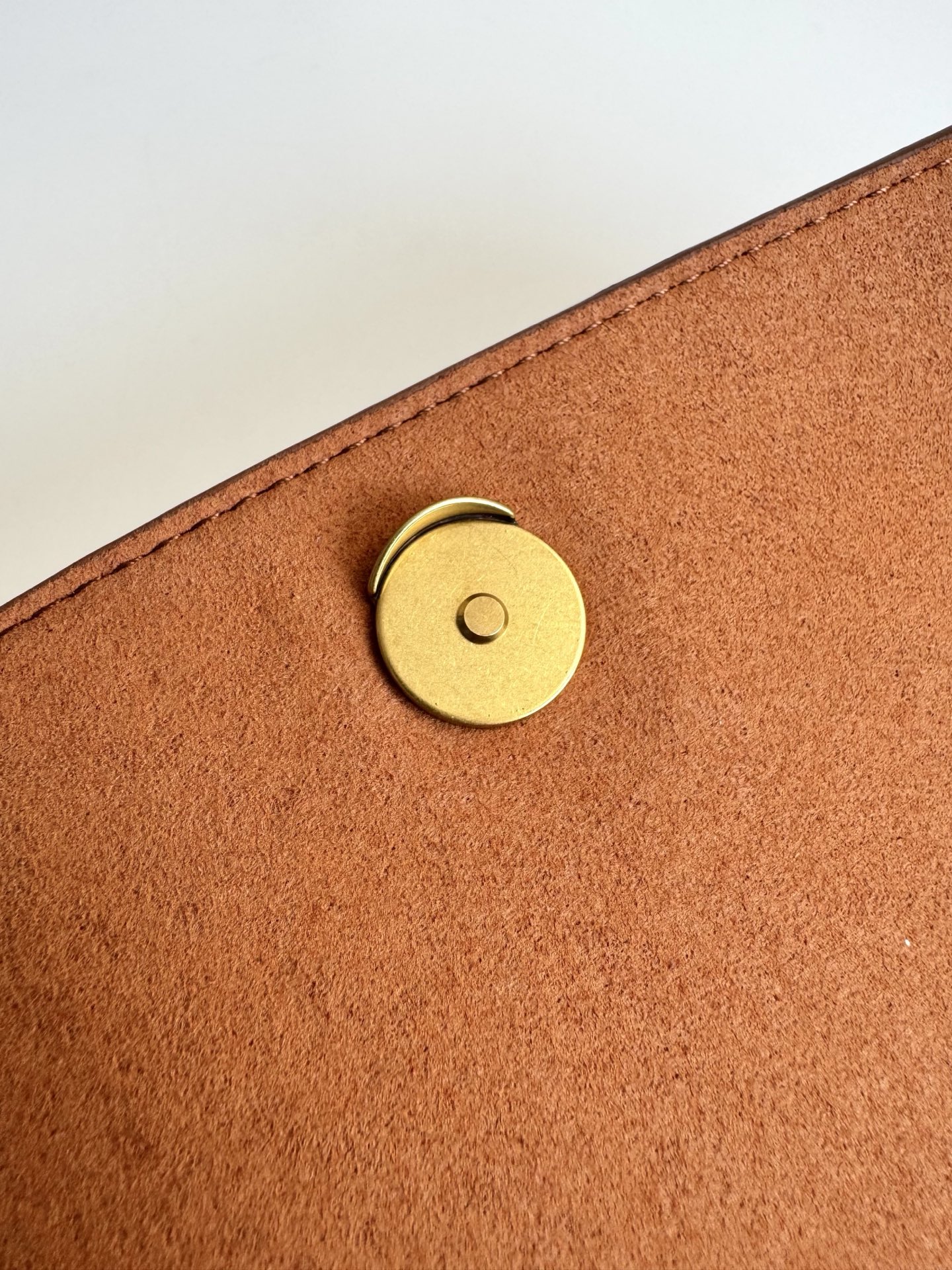 LV Low Key Messenger Bag 163c Dynamic Chip with Boutique Packaging M13151 Size: 30×18×12 cm 10 LV Low Key Messenger Bag 163c Dynamic Chip with Boutique Packaging M13151 Size: 30×18×12 cm - Image 10