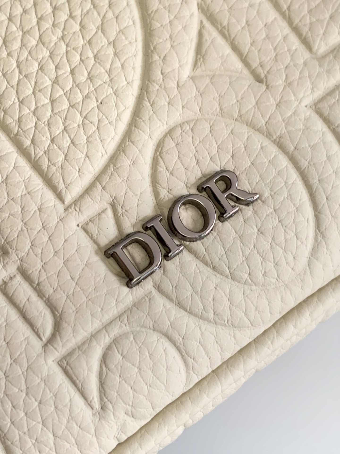 Dior Hit The Road collection Main material: Cotton, tech fabric, calfskin Lining: Tech fabric, cotton, calfskin Size: 24 x 18 x 8 cm Model number: EBA-1ESPO333YKY_H27E 8 Dior Hit The Road collection Main material: Cotton, tech fabric, calfskin Lining: Tech fabric, cotton, calfskin Size: 24 x 18 x 8 cm Model number: EBA-1ESPO333YKY_H27E - Image 8