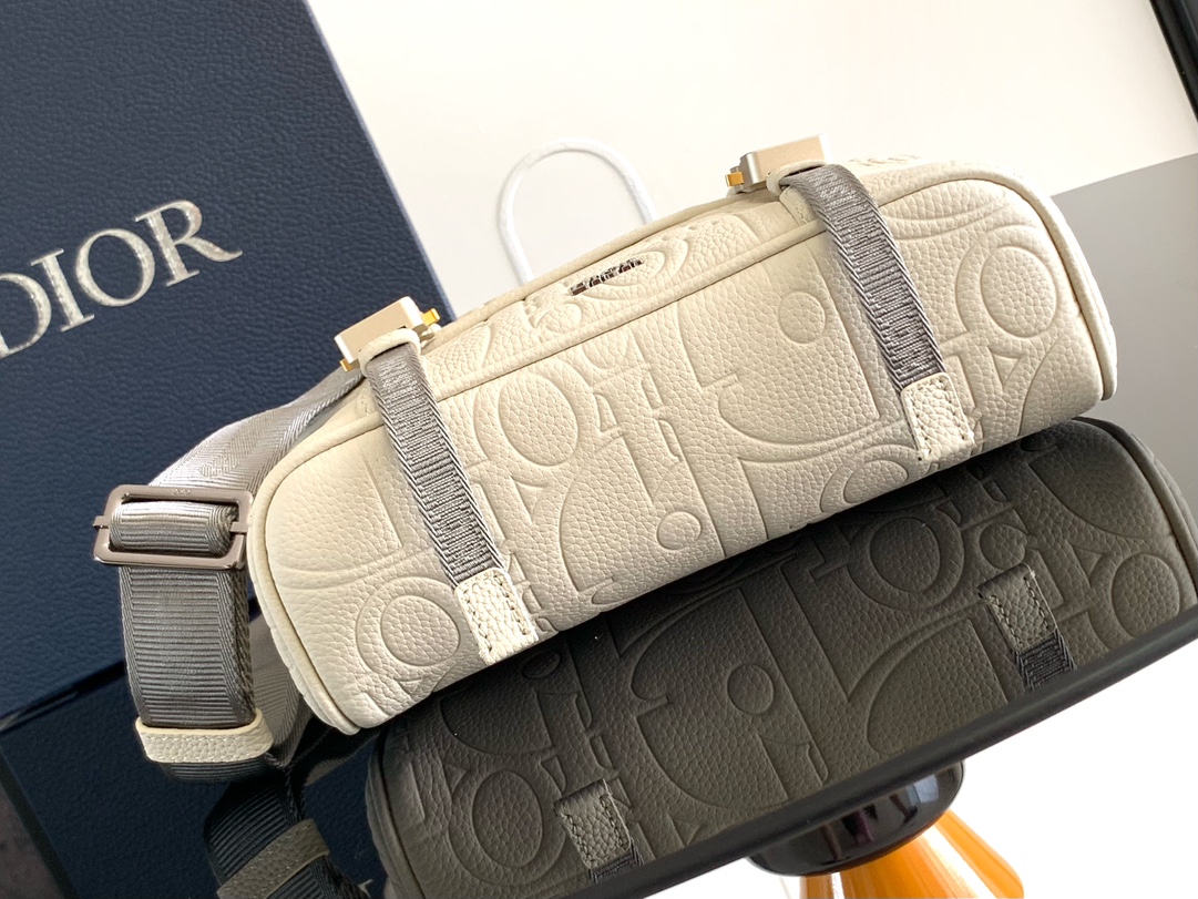 Dior Hit The Road collection Main material: Cotton, tech fabric, calfskin Lining: Tech fabric, cotton, calfskin Size: 24 x 18 x 8 cm Model number: EBA-1ESPO333YKY_H27E 4 Dior Hit The Road collection Main material: Cotton, tech fabric, calfskin Lining: Tech fabric, cotton, calfskin Size: 24 x 18 x 8 cm Model number: EBA-1ESPO333YKY_H27E - Image 4
